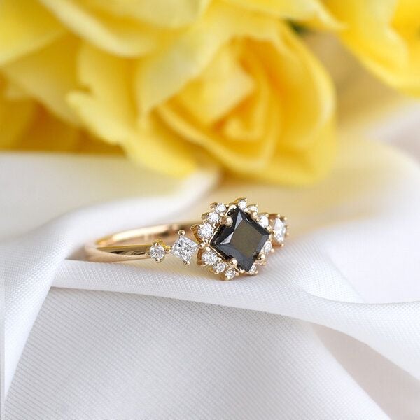 Eppi Perfekter Ring mit schwarzem Diamanten und Moissaniten Medrie - Ringe | Nachhaltige Produkte