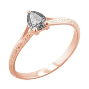 Eppi Von Hand gravierter Ring mit einem Salt and Pepper Diamanten in Birnenform Vivia - Ringe | Nachhaltige Produkte
