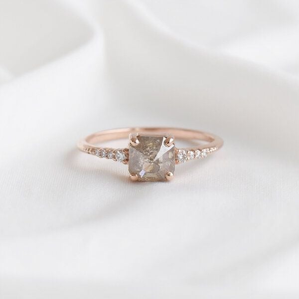 Eppi Außergewöhnlicher Ring mit Salt and Pepper Diamant Korey - Ringe | Nachhaltige Produkte