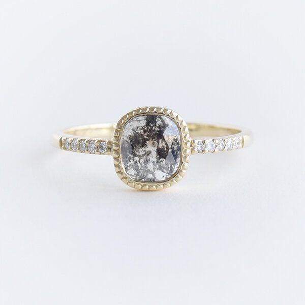 Eppi Ring mit Emerald Salt and Pepper Diamanten und Diamanten Adaline - Ringe | Nachhaltige Produkte