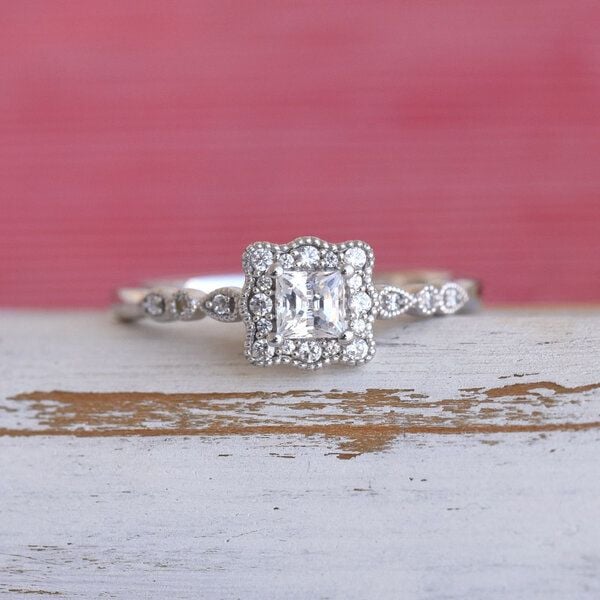 Eppi Vintage-Ring mit glänzenden Diamanten Venera - Ringe | Nachhaltige Produkte