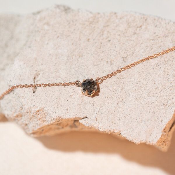 Eppi Kette mit einem Salt and Pepper Diamanten Mejia - Schmuck | Nachhaltige Produkte