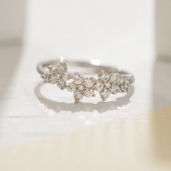 Eppi Ring mit Blumen aus Lab Grown Diamanten Juliet - Schmuck | Nachhaltige Produkte